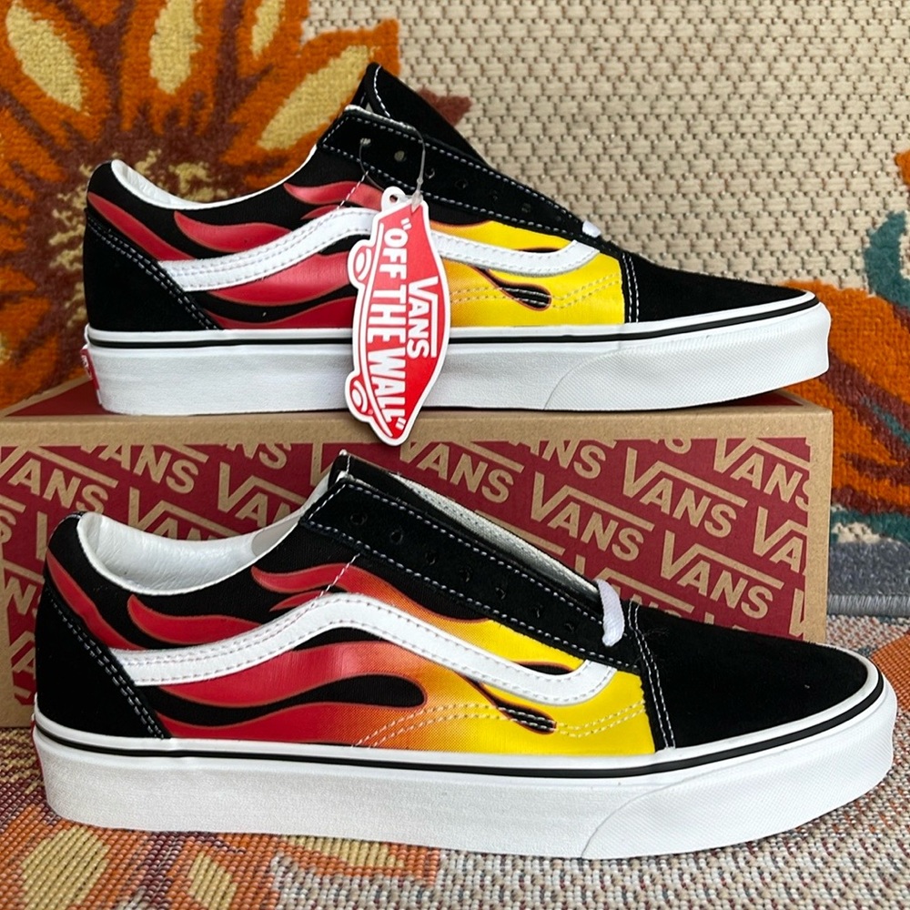 Vans Men’s Old Skool
(Flame) Black/Black/True White 
VN0A38G1PHN
Sneakers